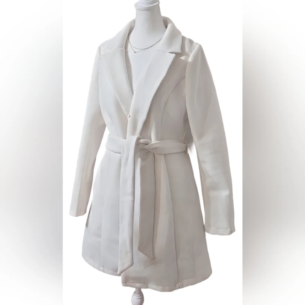Haute Monde White Pea Coat with Faux Fur Collar - Picture 3 of 8